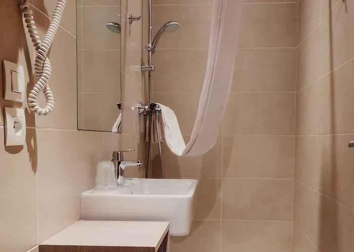 Astrid Centre מלון